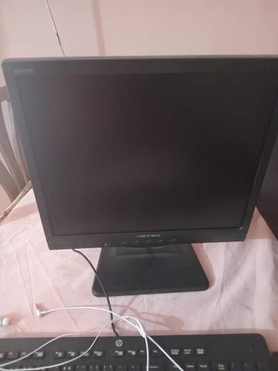 18 Inch Monitor