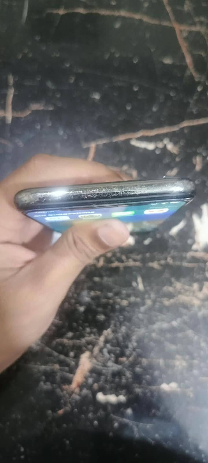 Apple iPhone X 4
