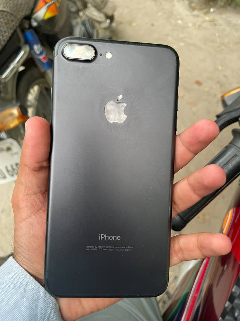 Apple iPhone 7 Plus 0