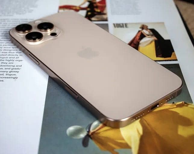 Apple iPhone 16 Pro Max 0