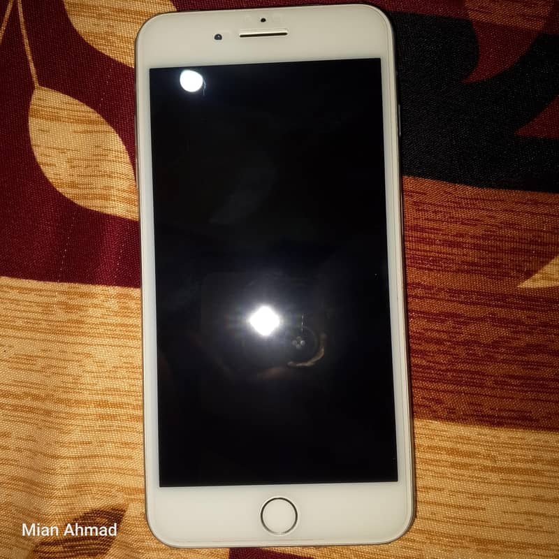Apple iPhone 8 Plus 1