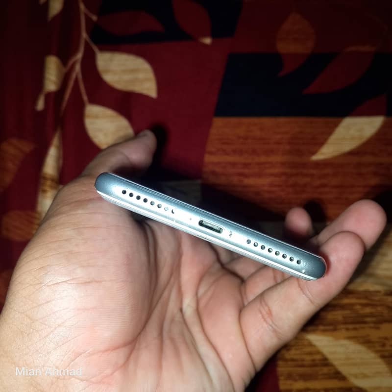 Apple iPhone 8 Plus 2
