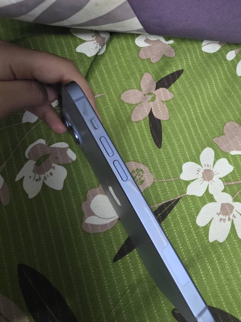 Apple iPhone 14 1