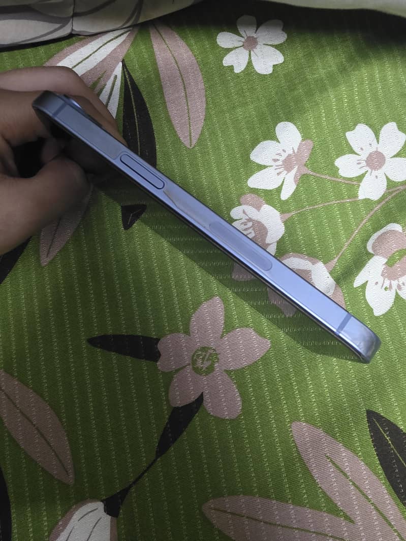 Apple iPhone 14 2