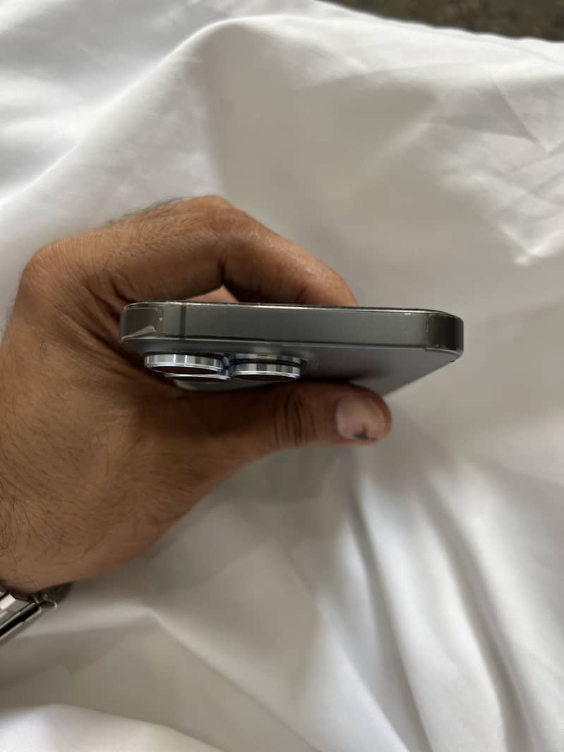 Apple iPhone 13 Pro 4