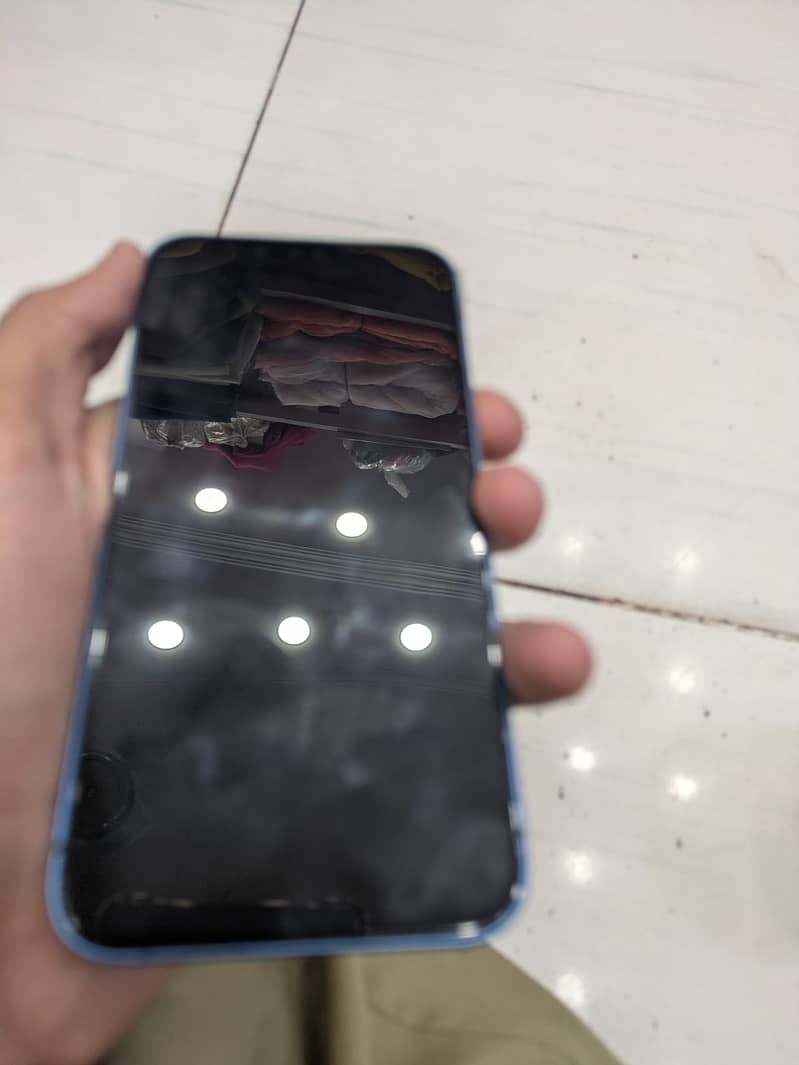 Apple iPhone 13 7