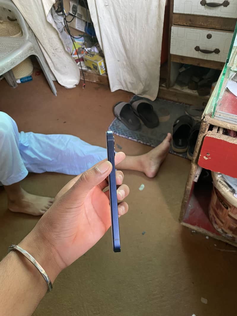 Apple iPhone 12 0