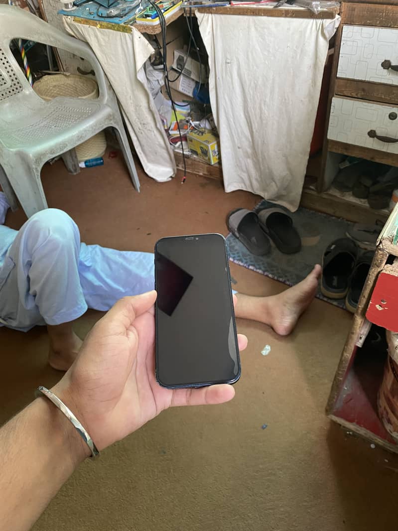 Apple iPhone 12 6