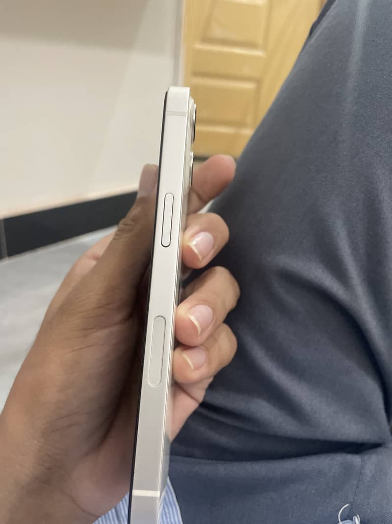 Apple iPhone 13 1