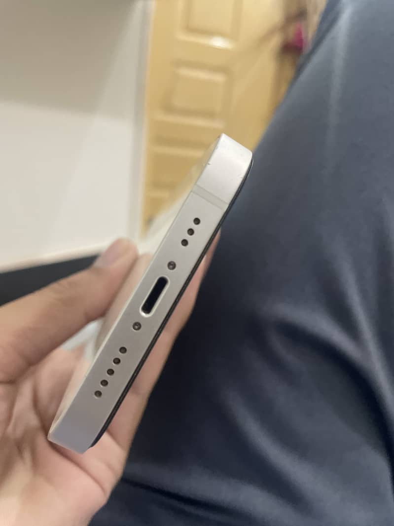 Apple iPhone 13 3