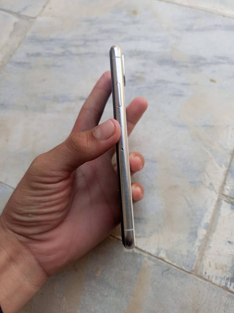 Apple iPhone X 2