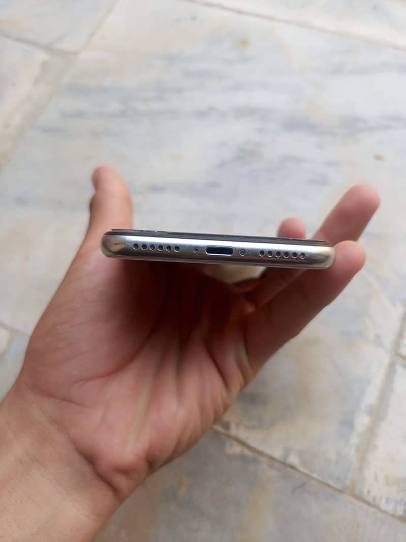 Apple iPhone X 10