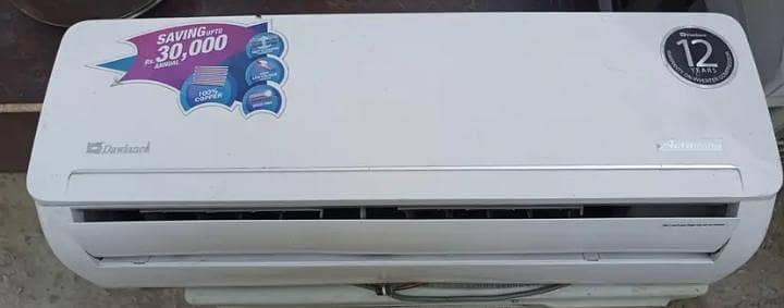 Dawlance 1.5ton DC inverter original condition original gass