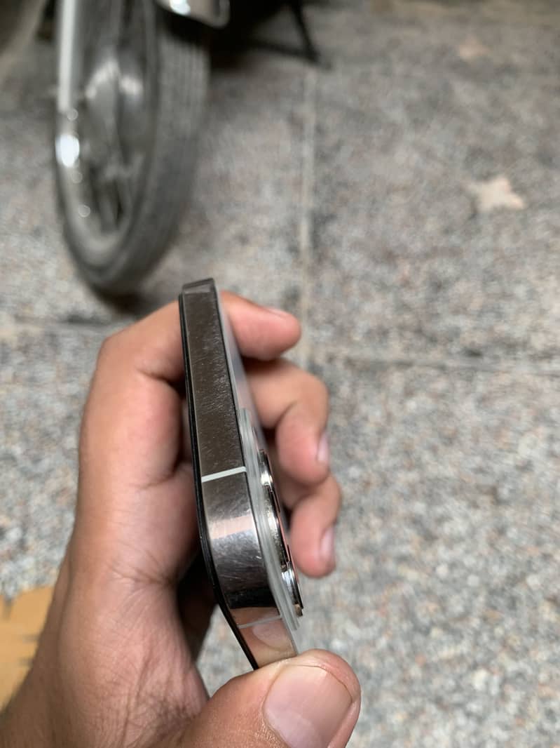 Iphone 12 pro max bypass 8