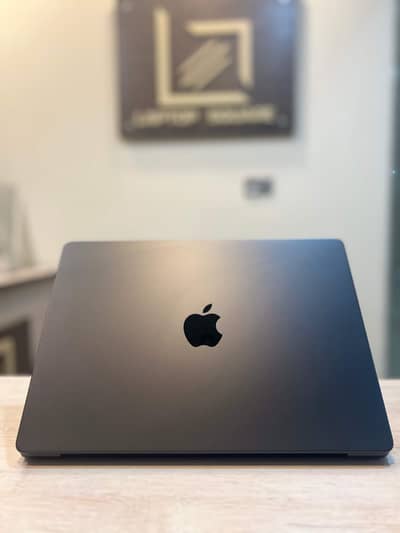 Apple MacBook Pro M4 2024 16GB 1TB 10 Core GPU 14 inch SpaceBlack