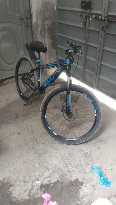 front and back tyre disk brake and front whirk shark Laga hova ha