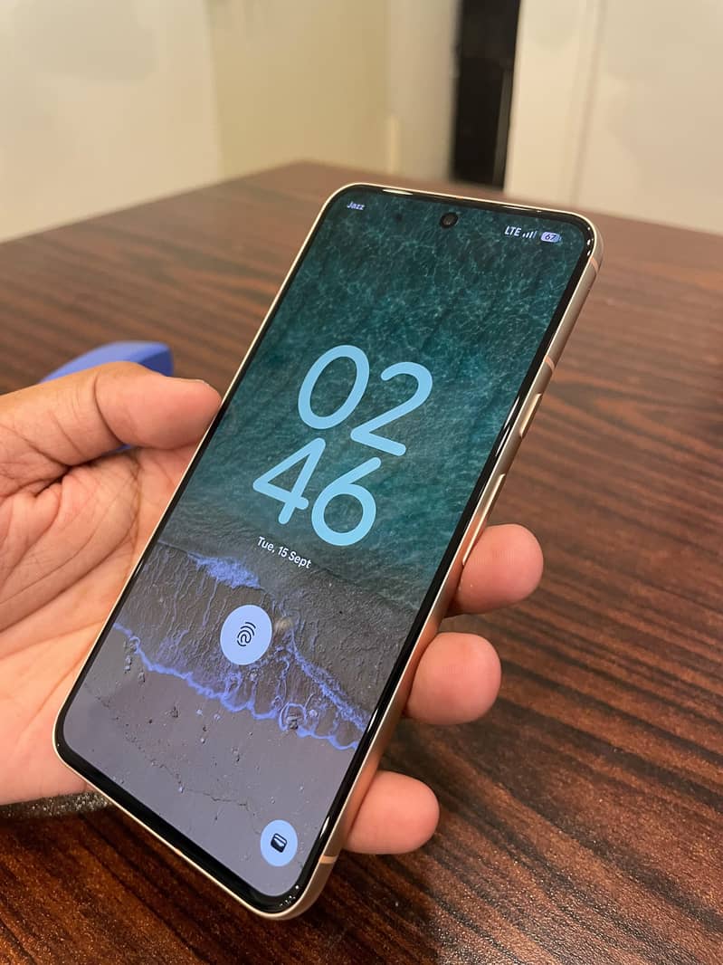 Google Pixel 8 2