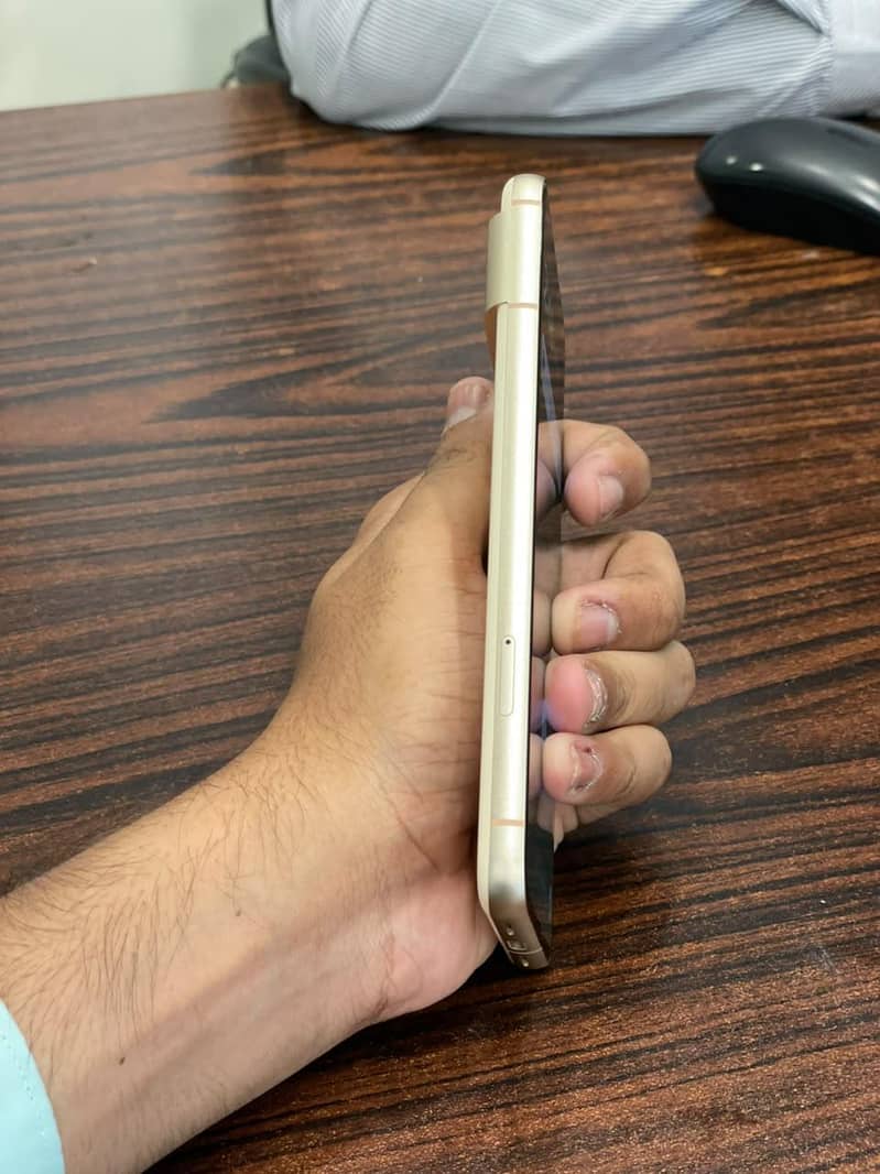 Google Pixel 8 5