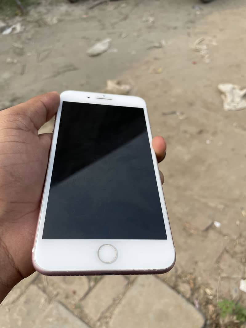 Apple iPhone 7 Plus 2