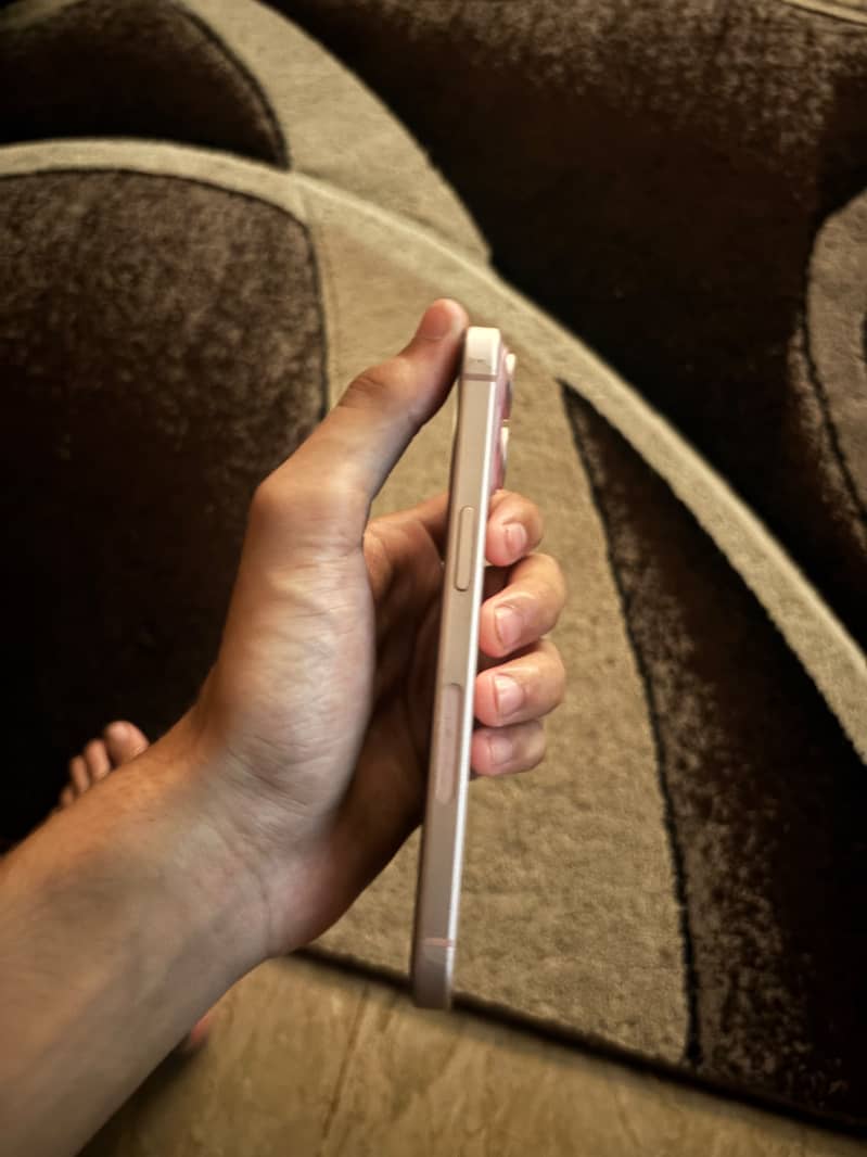 Apple iPhone 15 5