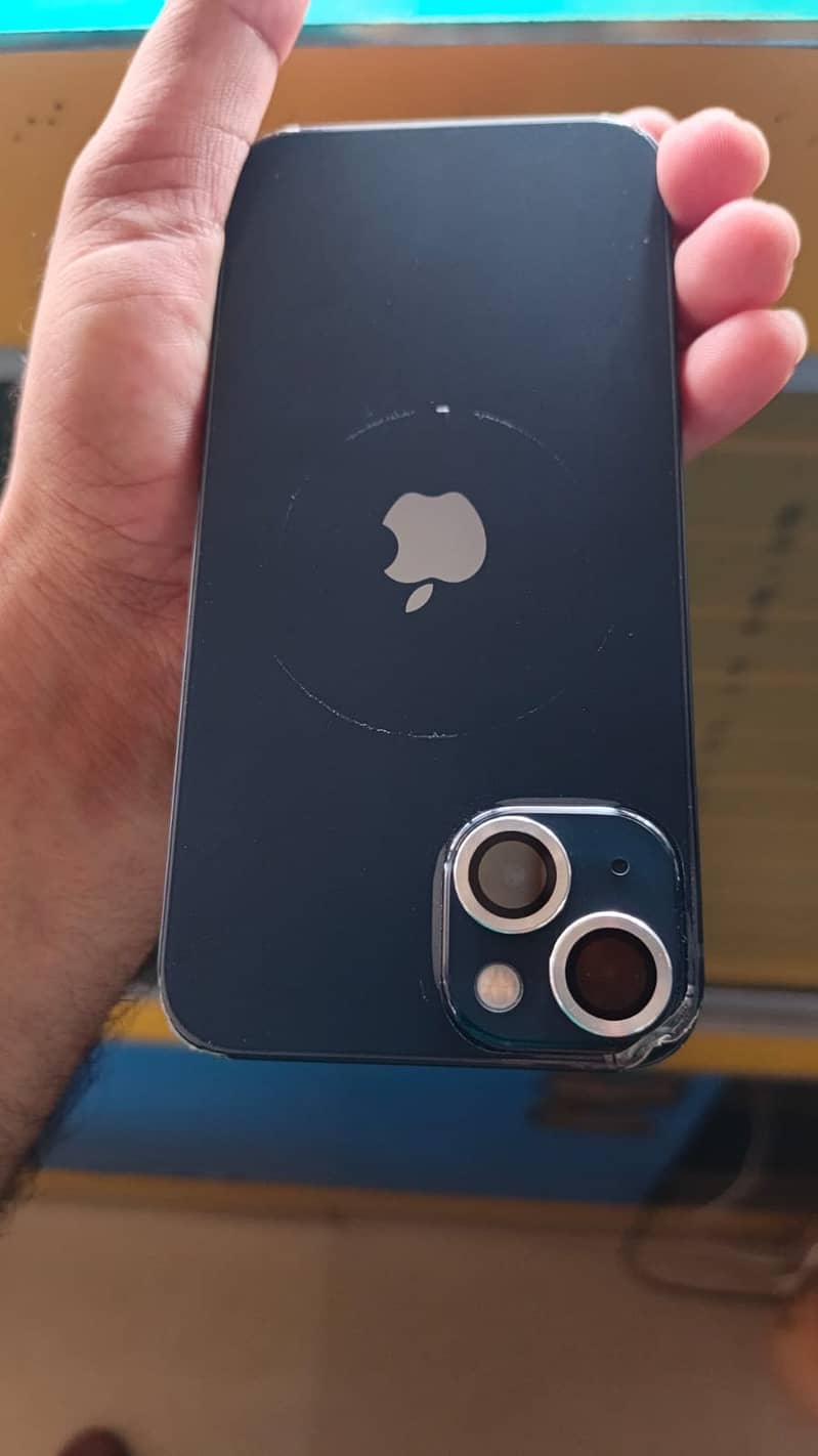 Apple iPhone 13 0