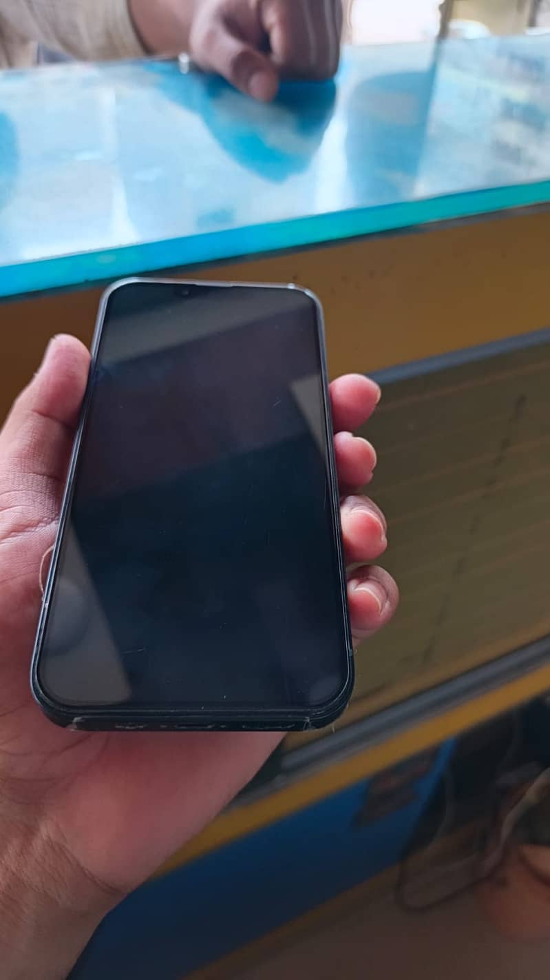 Apple iPhone 13 4