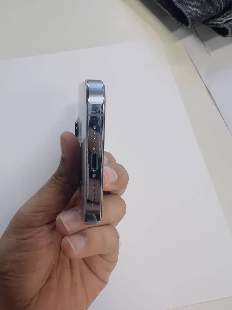 Apple iPhone 13 Pro 3
