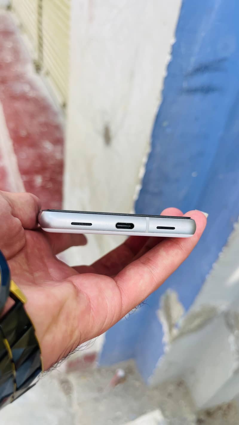 Google Pixel 7a 2