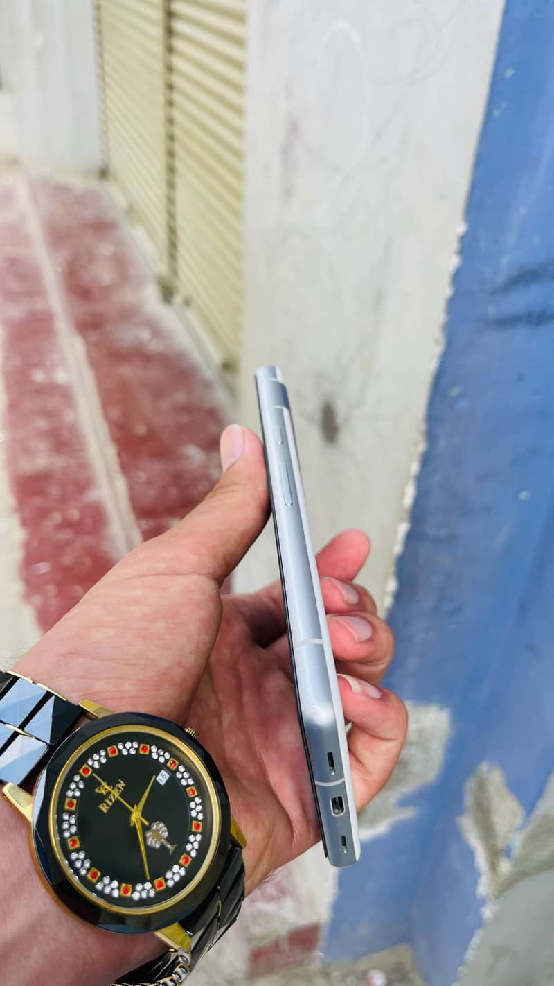 Google Pixel 7a 4