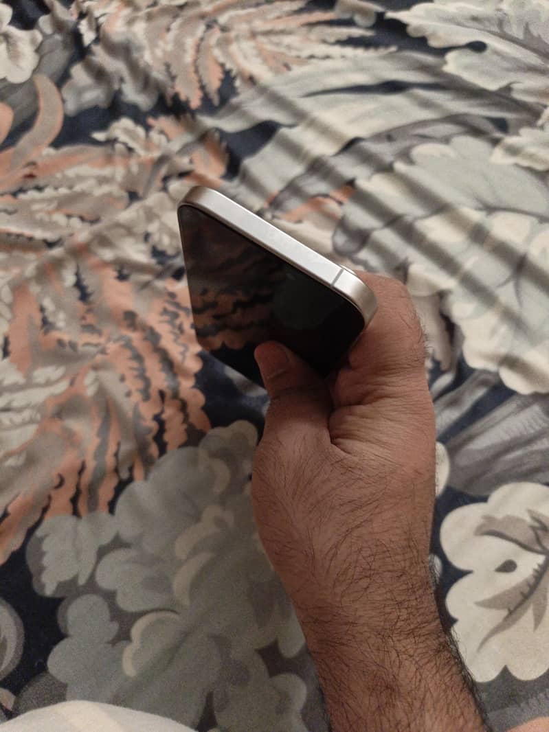 Apple iPhone 15 Pro 5