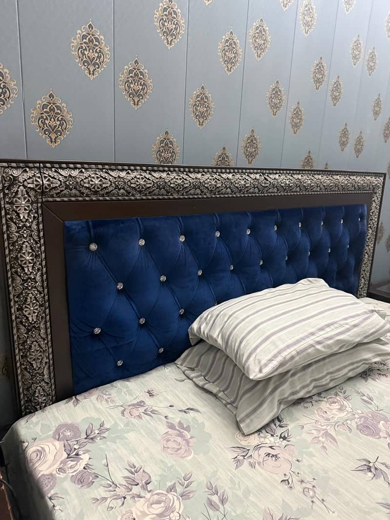 King size bed 3