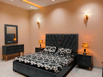 500 Sq . Yd. Fully Furnished Upper Portion Short Term 2 Bed Drawing Room TVL Car Parking For Rent Send Message On My WhatsApp & I Will Send Video