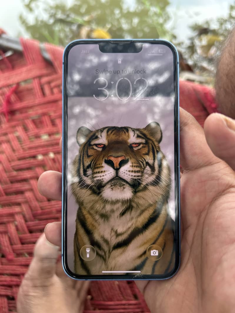 Apple iPhone 13 2
