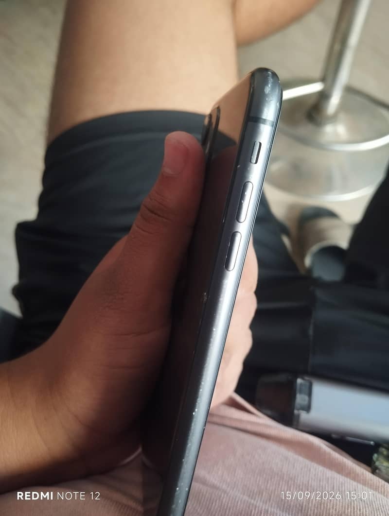 Apple iPhone 11 1