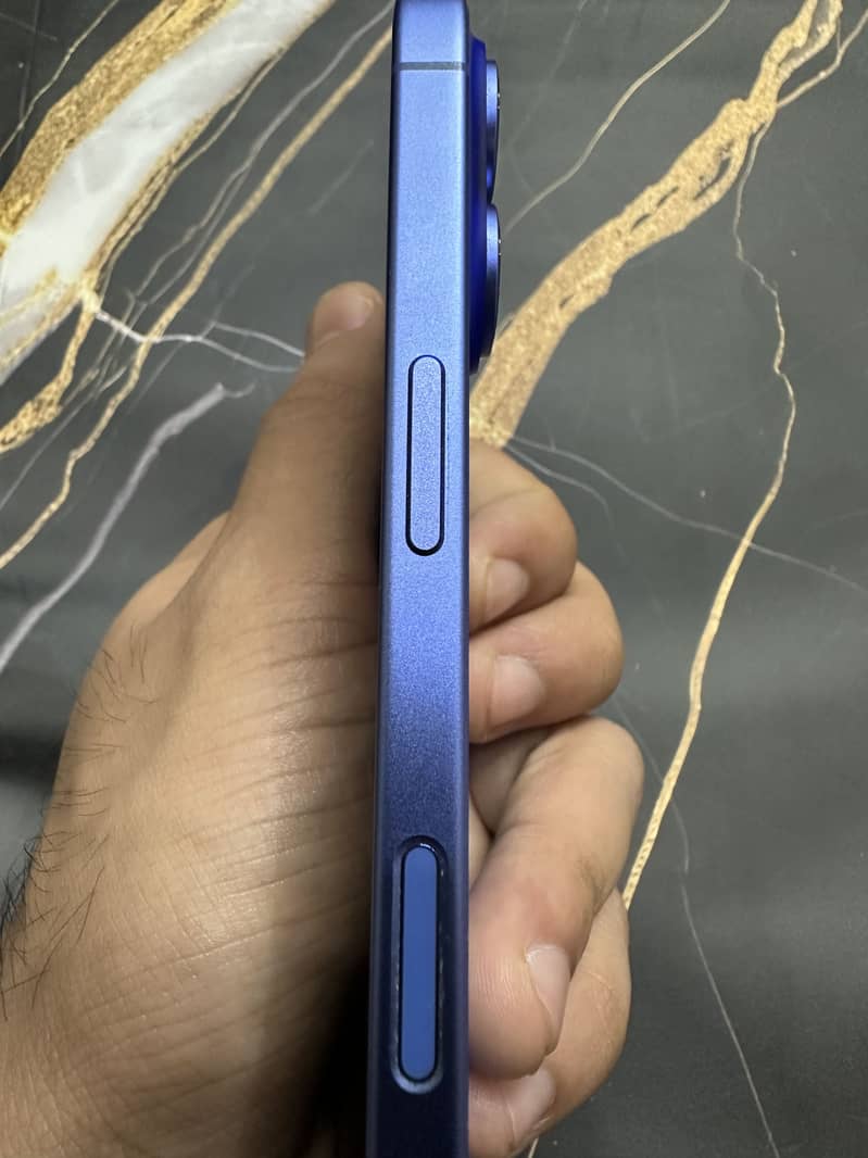 Apple iPhone 16 1