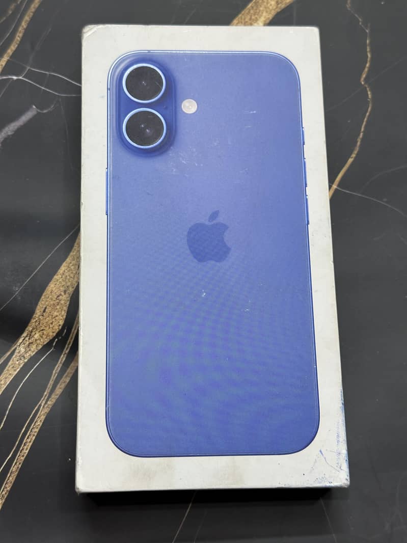 Apple iPhone 16 5