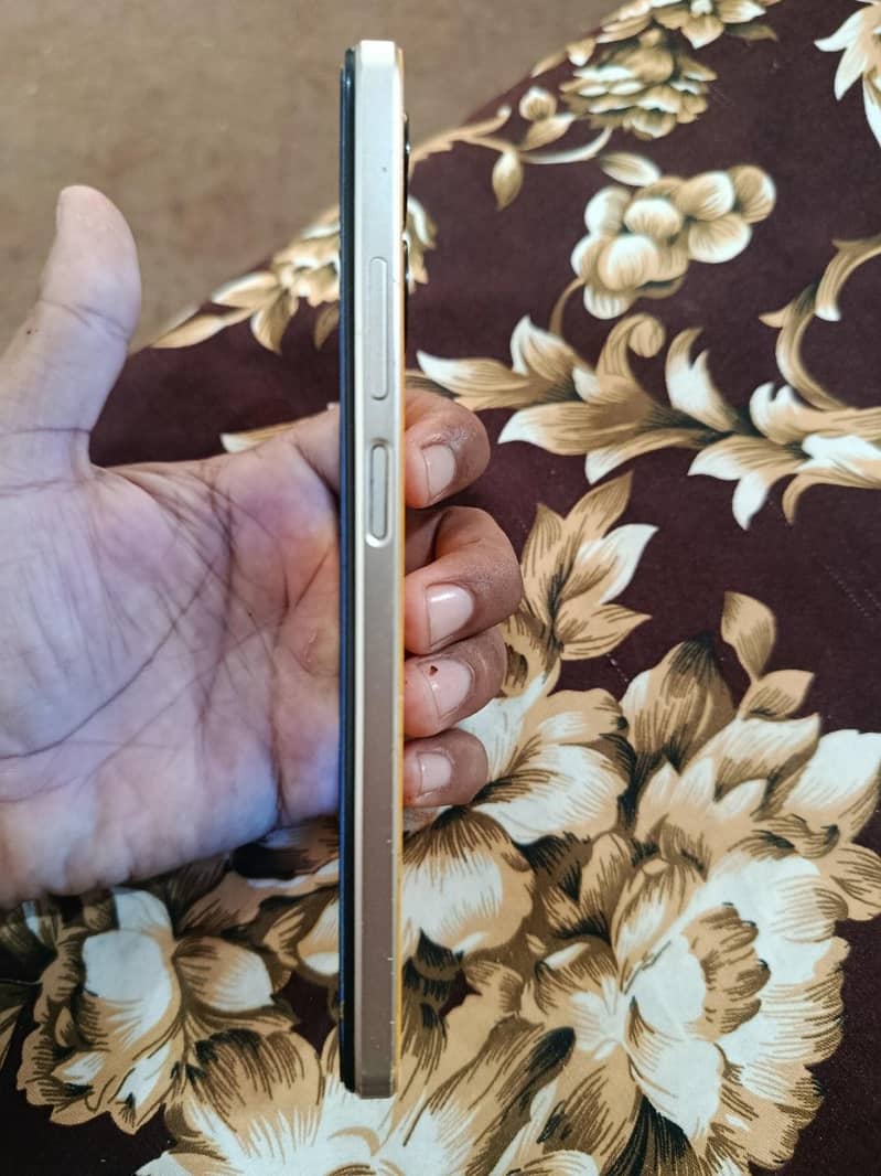 OPPO A17 4