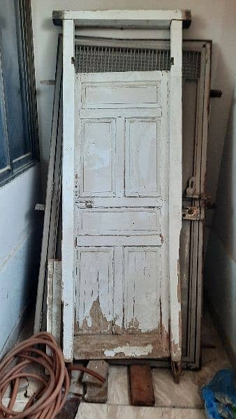 wooden door diyar