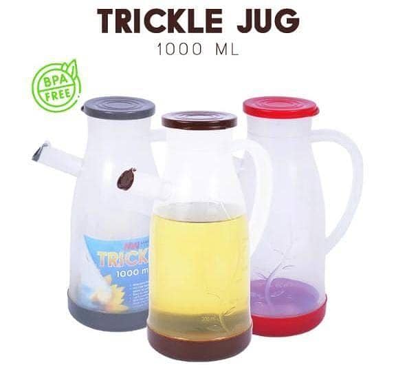 Premium 1000ml Trickle Jug | Multipurpose Oil, Water & Juice Dispenser with Measuring Scale – Durable, Stylish & Must-Have Kitchen Essential”