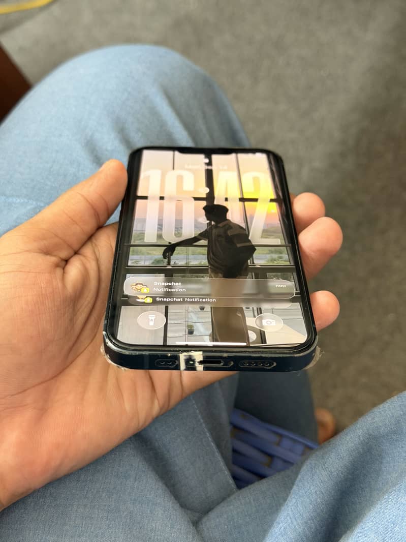 Apple iPhone 13 0