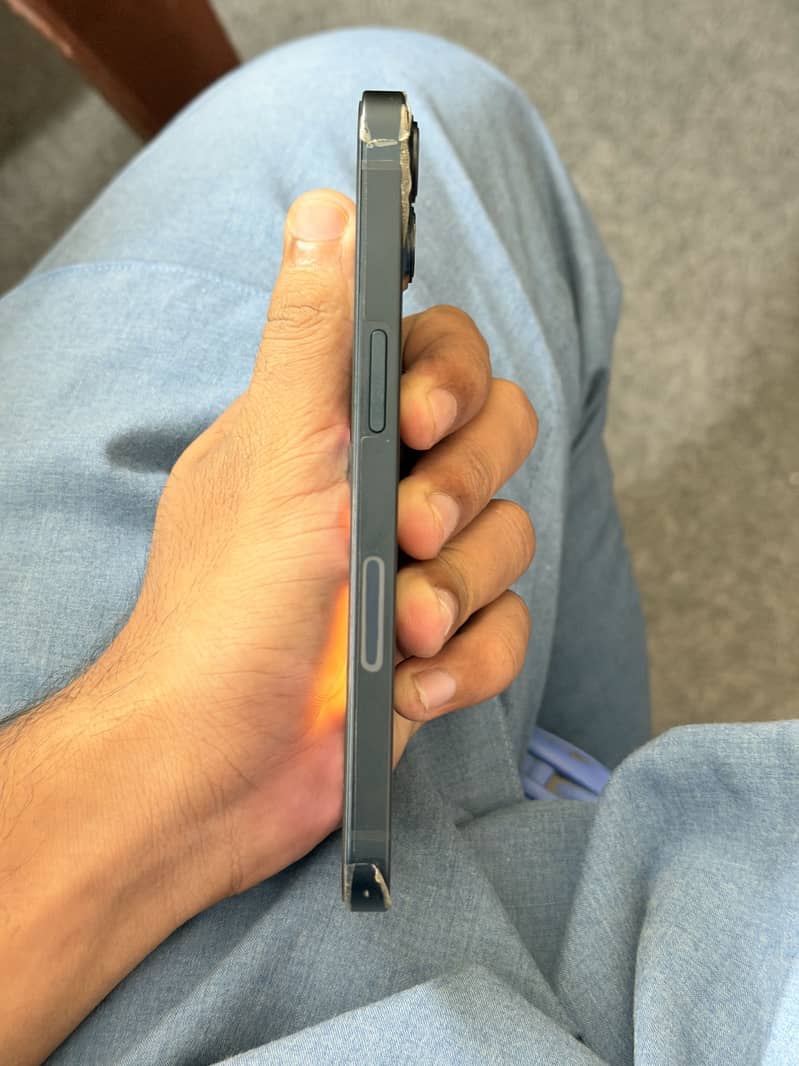 Apple iPhone 13 1
