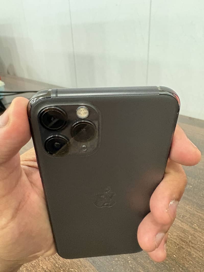 Apple iPhone 11 Pro 3