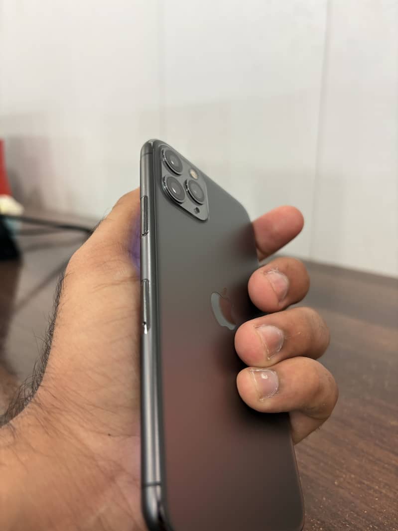 Apple iPhone 11 Pro 7