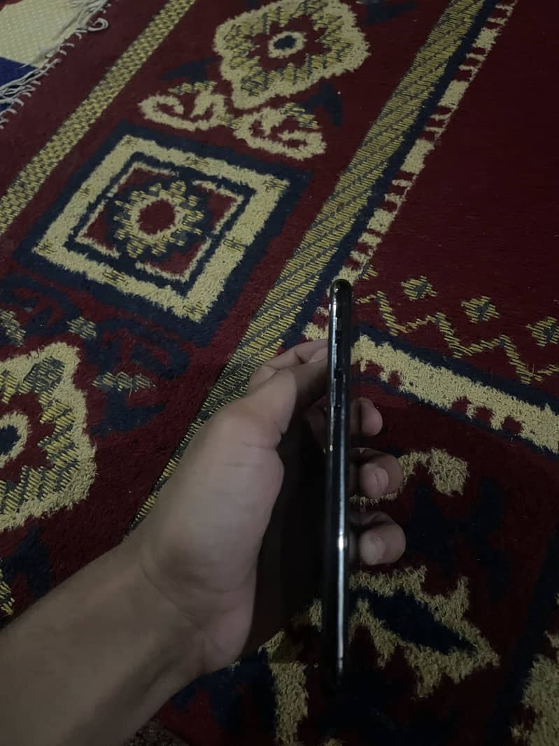 Apple iPhone XS 1