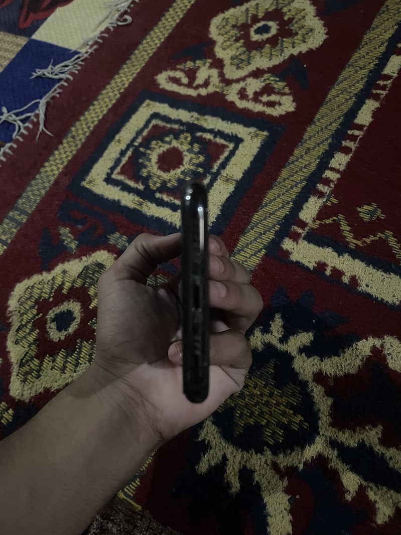 Apple iPhone XS 5