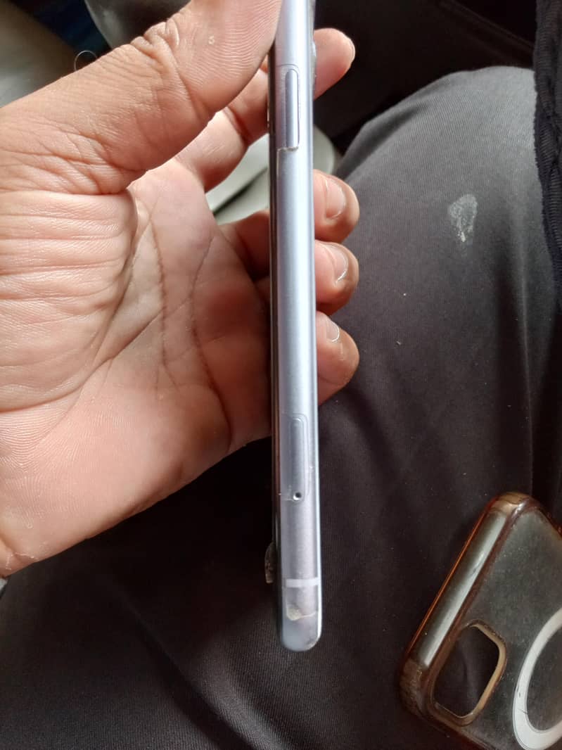 Apple iPhone 11 2