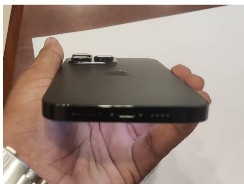 Apple iPhone 14 Pro Max 3