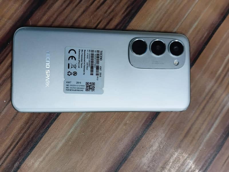 Tecno spark 40 pro plus 5