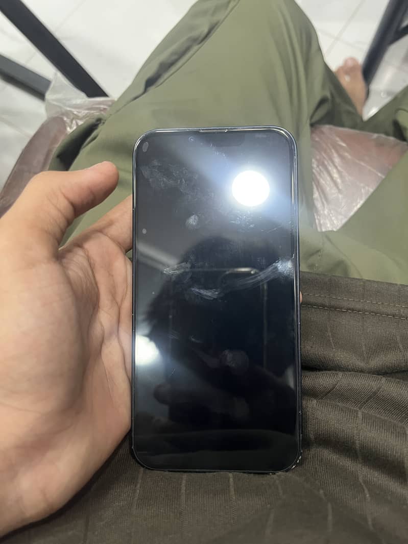 Apple iPhone 13 1