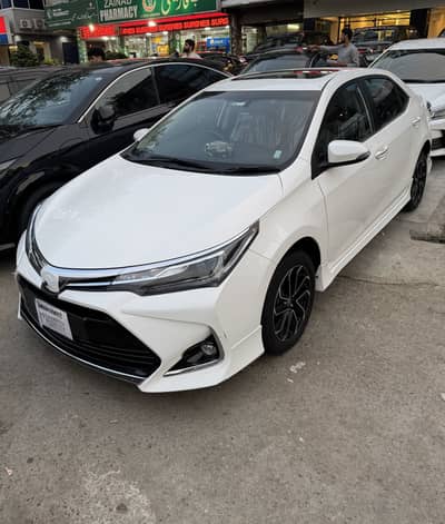 Toyota Corolla Altis grande black room 2025